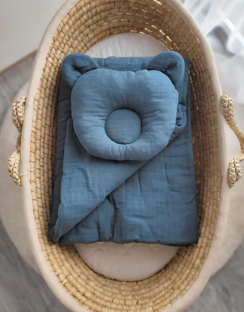 Parure de lit bébé en gaze de coton bleu avec couverture et oreiller ours