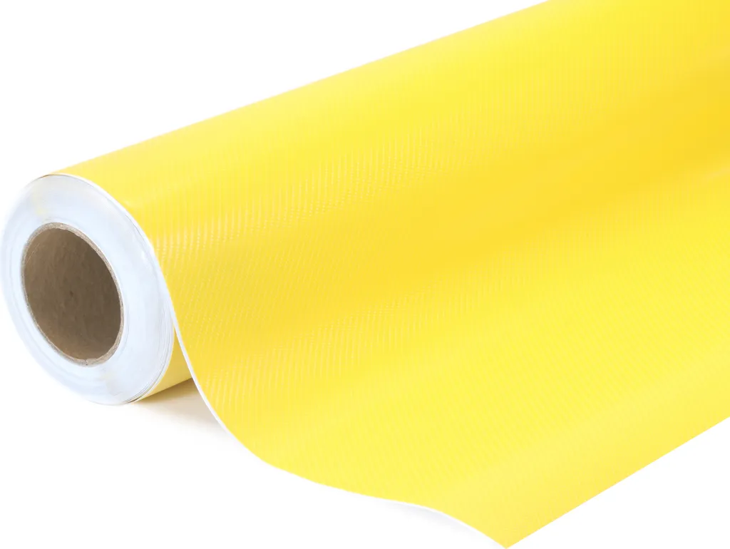 Rénover et protéger avec le film adhésif carbone 4D jaune 152x400cm