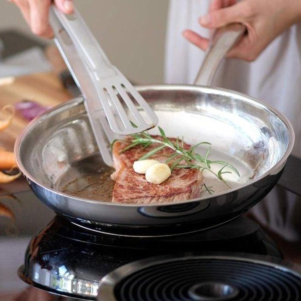 Tavos-Serie Bratpfanne 28 cm, Induktionspfanne für alle Kochfelder, unbeschichtet, spülmaschinenfest, ofenfest, 18/10 Edelstahl
