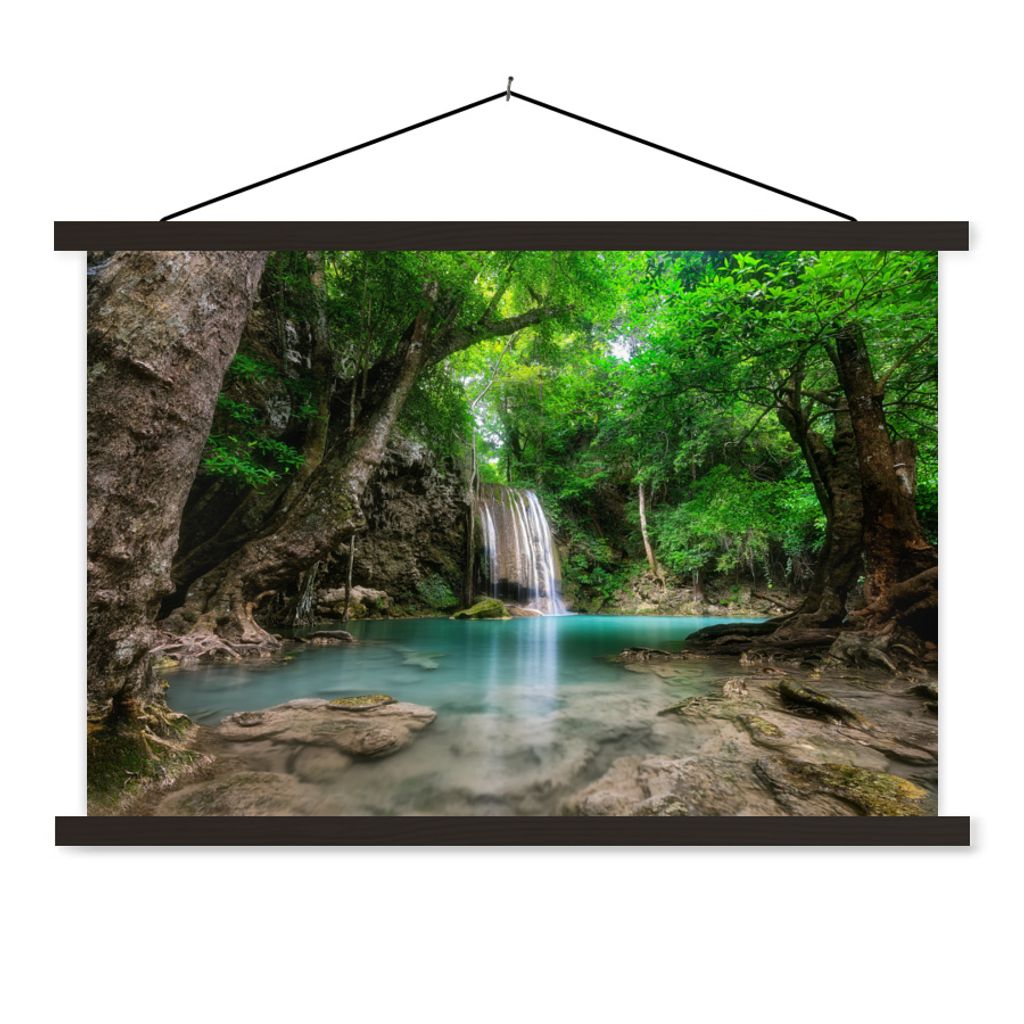 MuchoWow Textilposter Erawan-Wasserfall in Kanchanaburi, Thailand. 90x60 cm mit schwarzem Rahmen - Aufhängungssatz