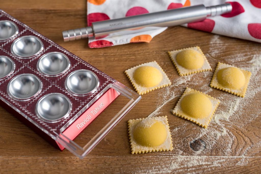 MAAJ® Ravioliform Classic - Nudelbrett Für 36 Ravioli Inklusive Teigrolle Aus Buchenholz