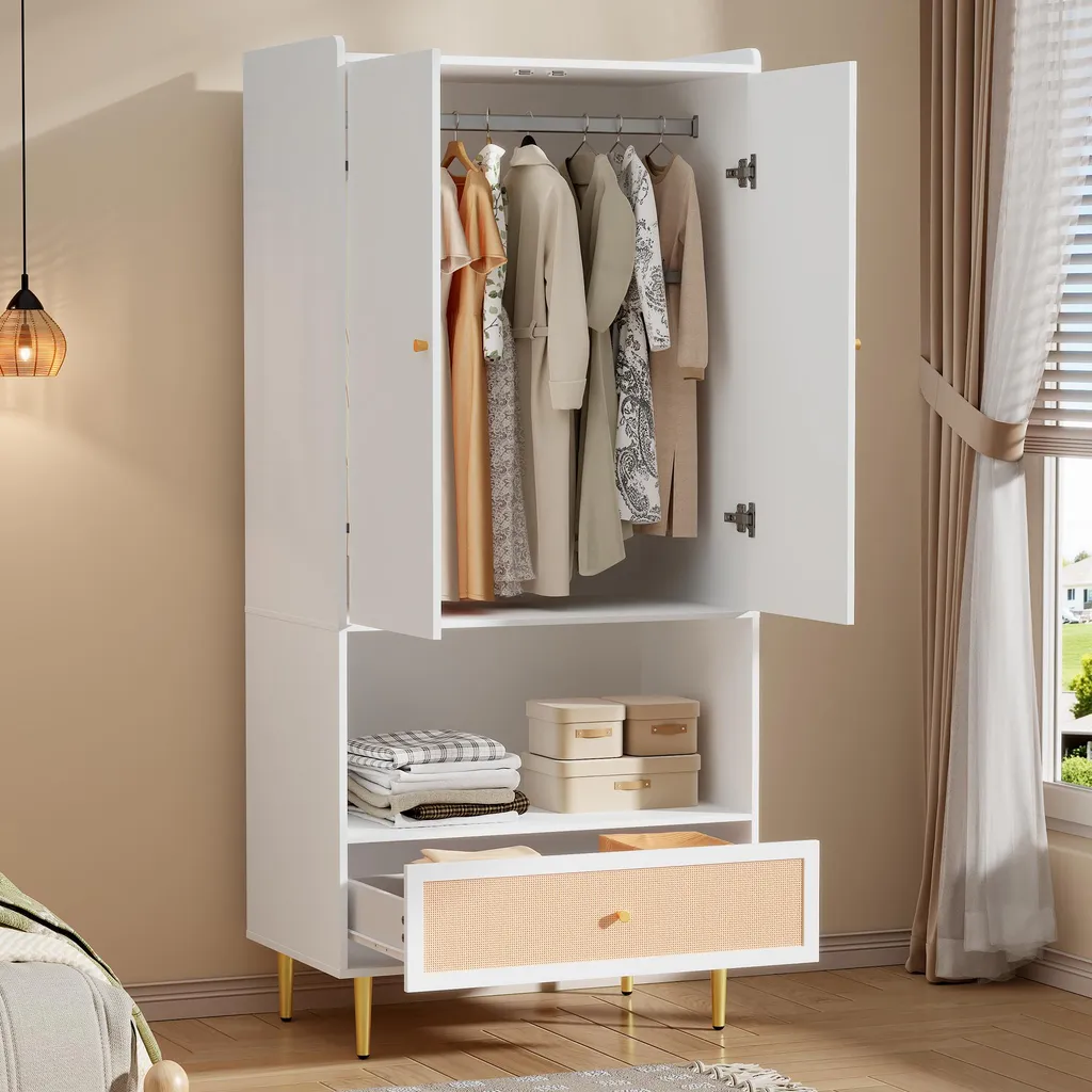 Armoire Blanche et Bois 80cm avec Pieds Métal et Détails en Rotin Chic