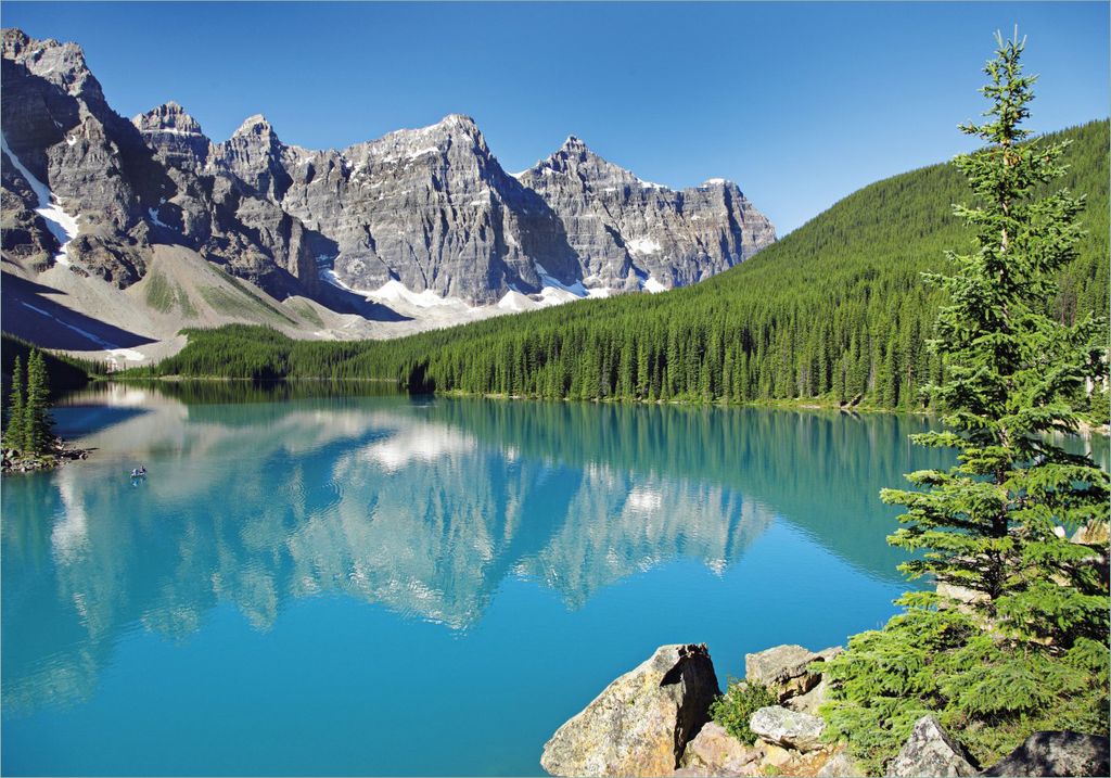 Wallario Poster - Tiefblauer See mit Bergpanorama und Wäldern Kanada, Kunstdruck Größe: 70 x 100 cm
