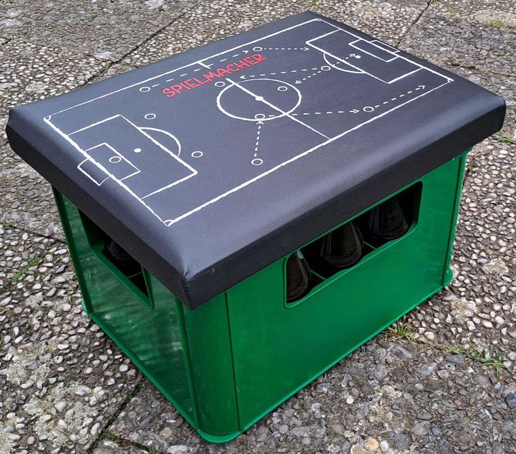 Bierkastensitz Fußball Getränkekistensitz Sitzkissen Produktbild 