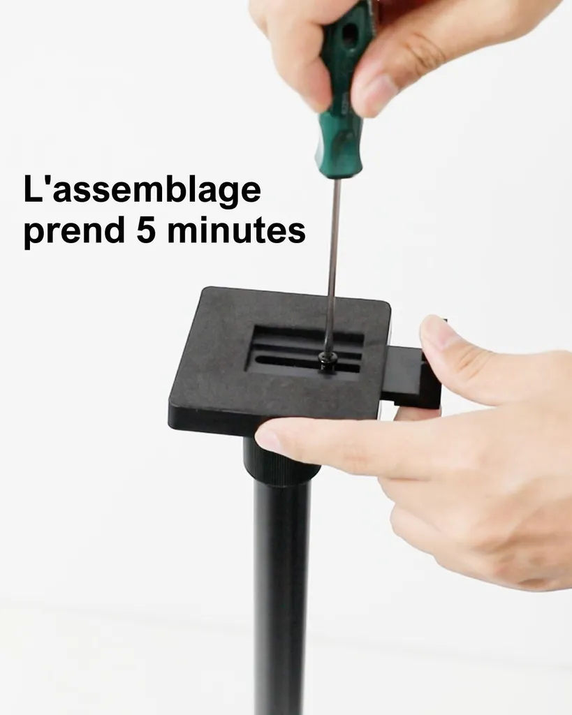 Support enceinte ajustable pour corriger le placement sonore surround
