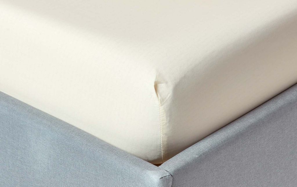 HOMESCAPES Perkal-Spannbettlaken 160 x 200 cm – creme-vanille, 100 % Ägyptische Baumwolle