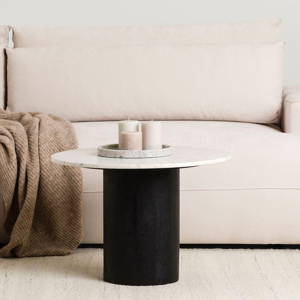 Couchtisch YAMUNA rund 60 cm mit Marmorplatte, Weiß/Schwarz– Wohnzimmertisch aus weißem Marmor und massivem Akazienholz, modernes Design, pfleg...