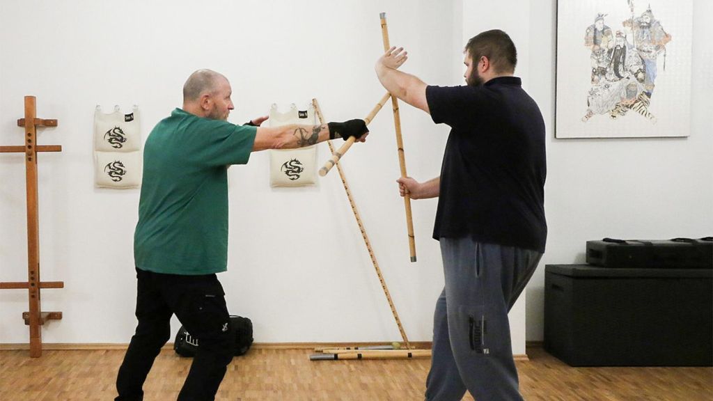 Jochen Schweizer Irish Stick Fighting Bergisch Gladbach; Erlebnis verschenken oder selbst erleben; Gutschein gültig für 1 Person Gruppengröße: ...