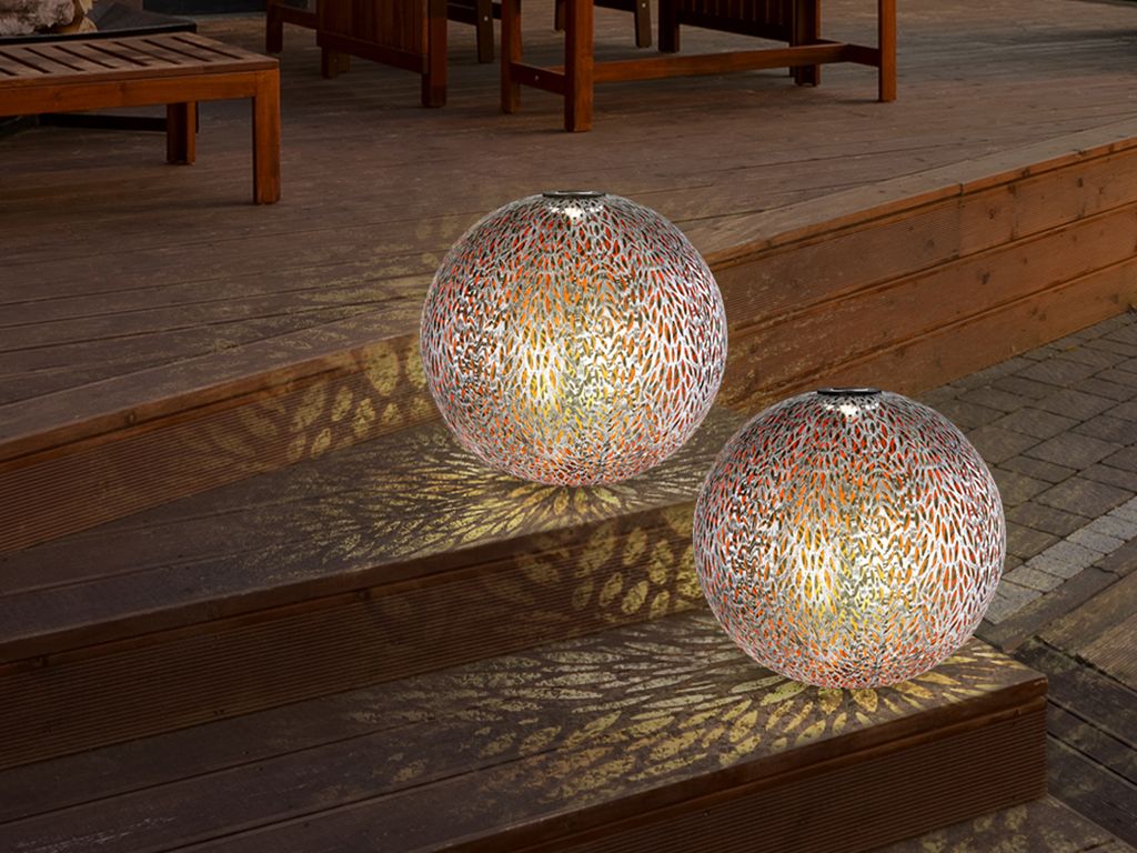Schöne LED Solarleuchten Erdspießlampen, Metall Solarkugeln für den Garten Ø27cm