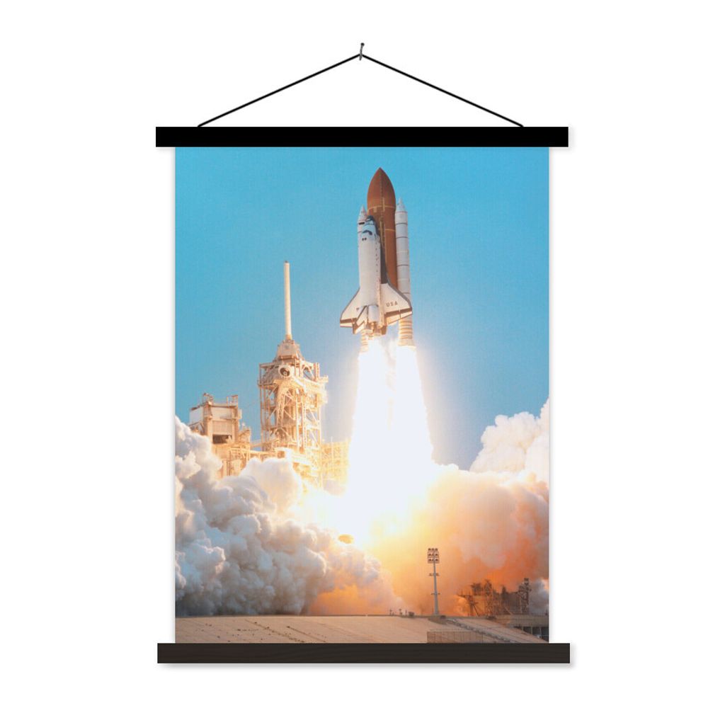 MuchoWow Textilposter Space Shuttle auf dem Weg ins Unbekannte 120x160 cm mit schwarzem Rahmen - Magnetischer