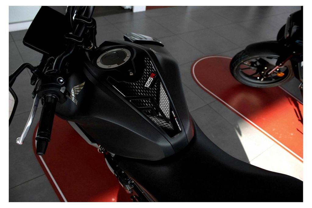 Kratzschutz Gel-Aufkleber für Honda CB125R Weiß