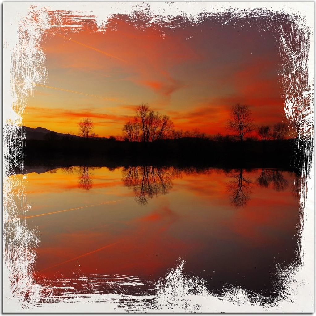 Kunstdrucke Wandbilder Holz in : Brillante Farben, Größe 50 x 50 cm Motiv Abendrot am Himmel über einem See