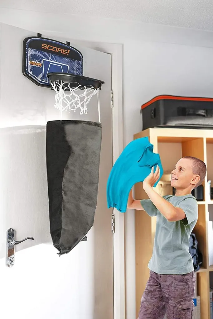 Organiser et s'amuser avec le panier à linge basket Hoepel cuivre