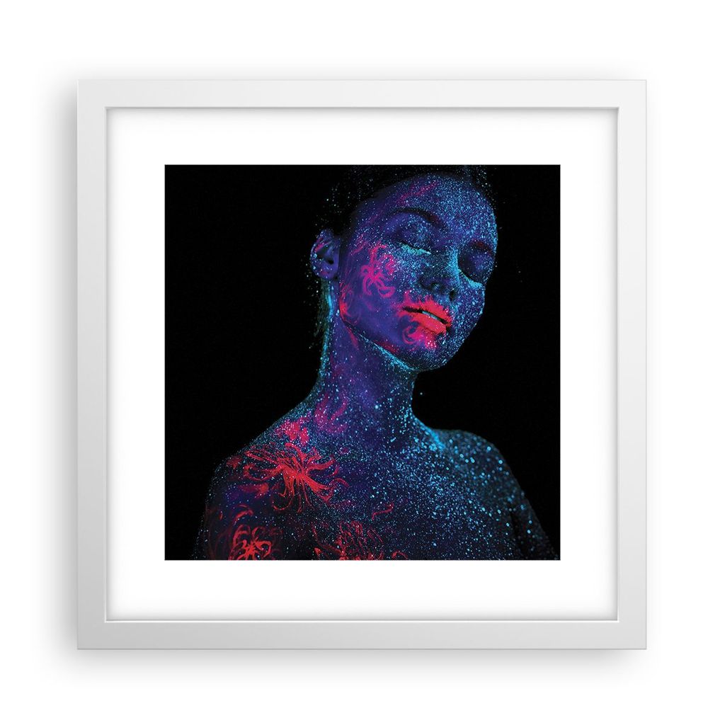 Gerahmtes Poster - Weißer Rahmen - Frau Ultraviolett Glitzer - 30x30 cm - Wand Bild - Wanddeko - Wandbilder - Kunstposter - Wandposter - Bilderrah...