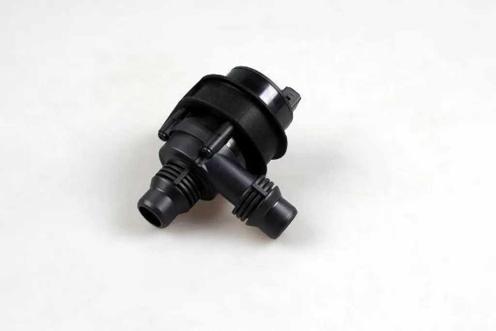 Réparer chauffage BMW X5 X6 avec la pompe de circulation OE 64116951549