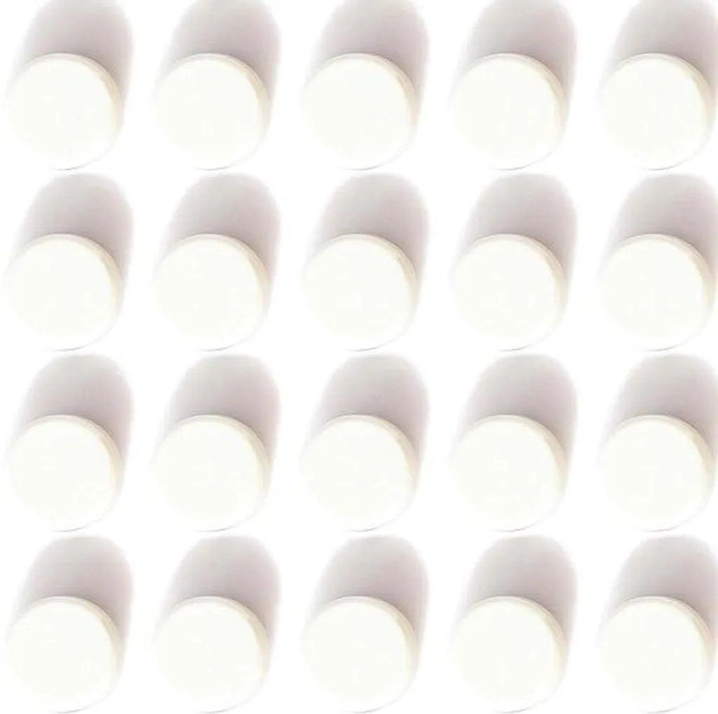 Fixez vos documents sans abîmer avec ces 20 aimants blancs ronds