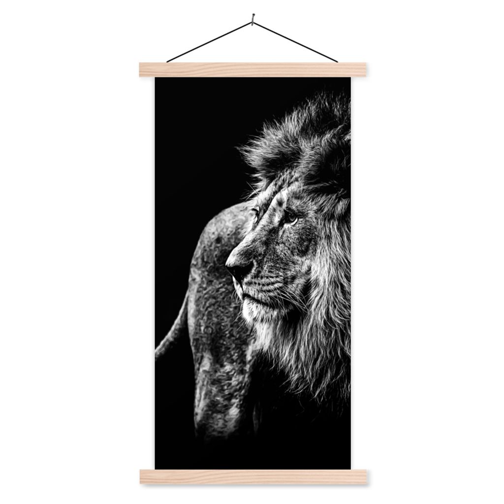 MuchoWow Textilposter Tiere - Wild - Löwe - Schwarz - Weiß 40x80 cm mit holzfarbenen Rahmen - Wohnzimmer