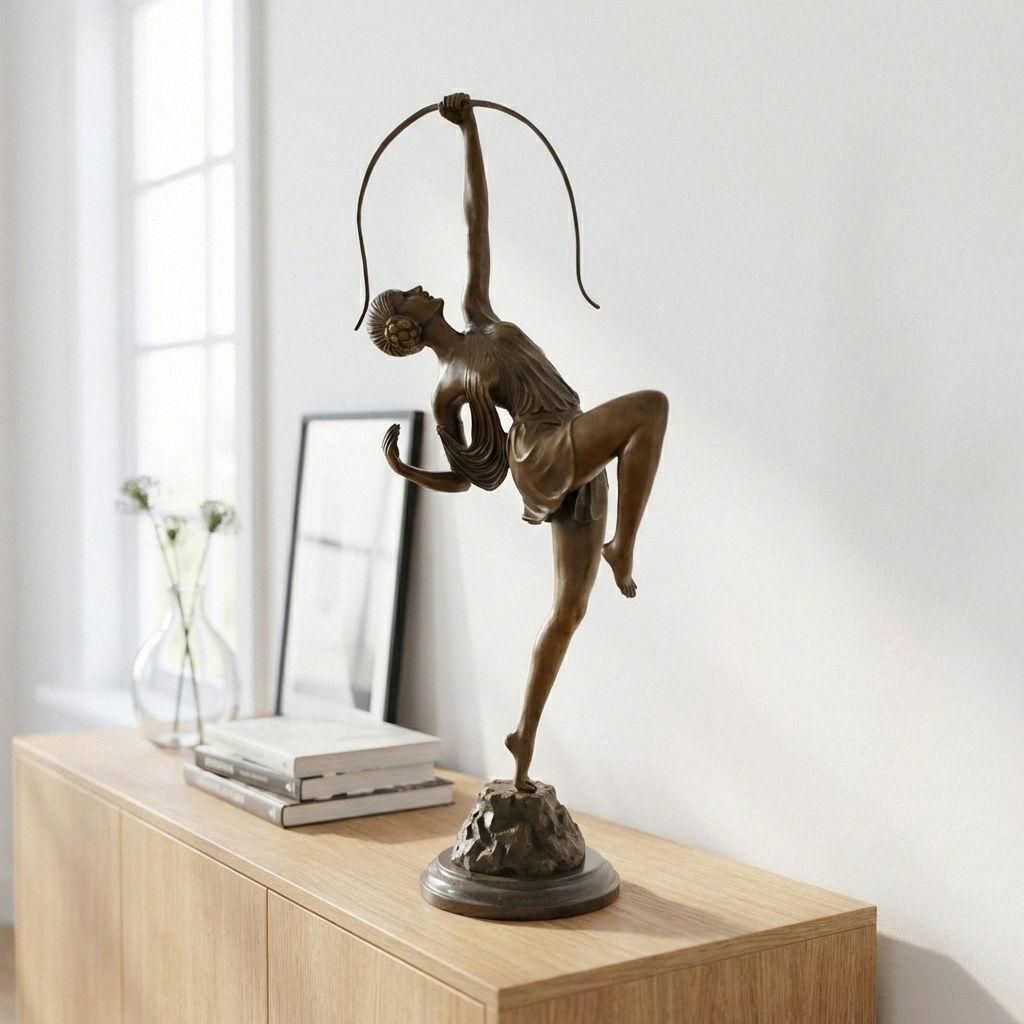 Hochwertige Bronzefigur Tänzerin mit Bogen, patiniert, braun, H.76 cm