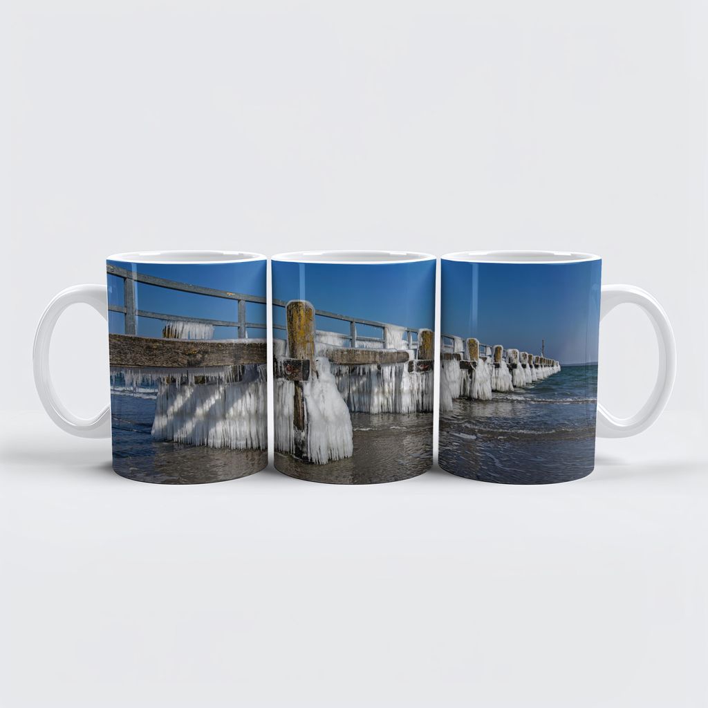 raxxa Premium-Tasse "Frostiger Tag an der Ostsee"