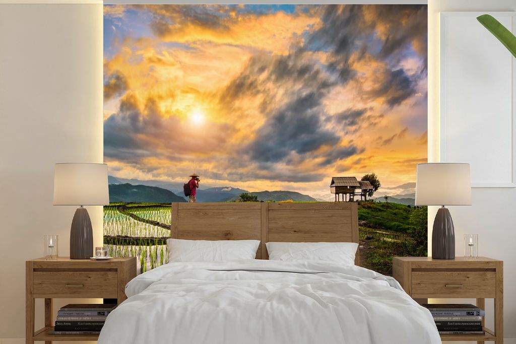 MuchoWow Fototapete für Wohnzimmer oder Schlafzimmer Wandtapete Vinyl Motivtapete Die wunderschönen Reisfelder Thailands unter einem farbenprä...