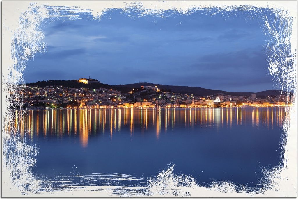 Kunstdrucke Wandbilder Holz in : Brillante Farben, Größe 60 x 90 cm Motiv Stadt an der Adria bei Nacht
