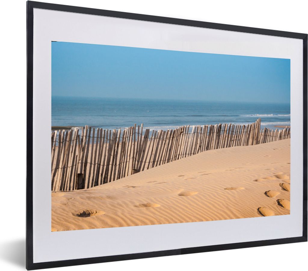 MuchoWow MuchoWow Gerahmtes Poster Strand - Pfähle - Meer 60x40 cm - Poster mit zchwarzem Bilderrahmen - Schlafzimmer - Plakat in Rahmen - Dru...