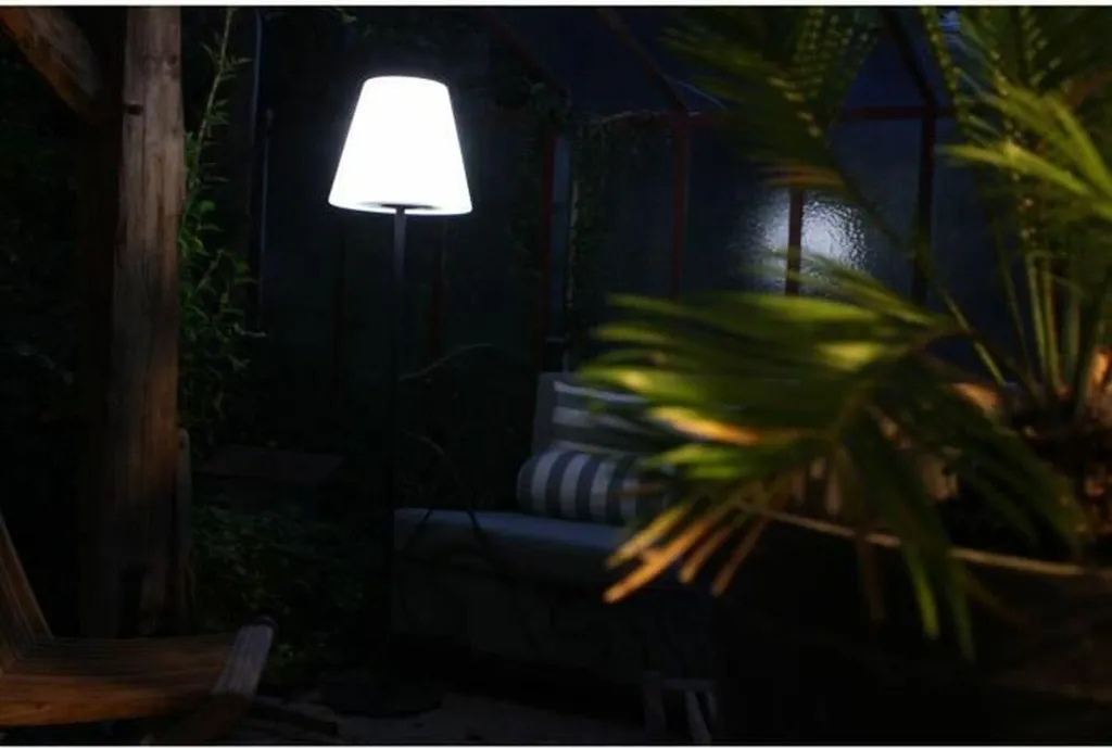 Lampadaire LED à intensité variable avec télécommande et variateur tactile