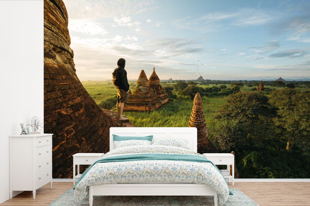 MuchoWow Fototapete für Wohnzimmer oder Schlafzimmer Wandtapete Vinyl Motivtapete Tourist bei einem Sonnenuntergang an den Tempeln von Bagan in ...