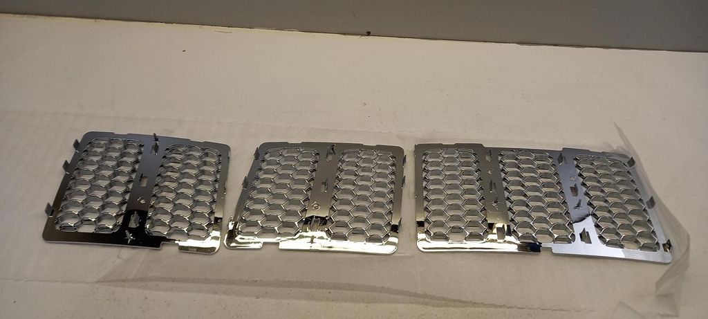 Original JEEP Grand Cherokee 14-16 Kühlergitter Kühlergrill Wabe K68143075AB