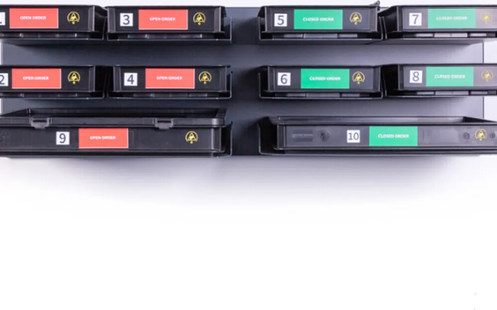 Dites adieu aux câbles emmêlés avec la station de charge 10 ports CFT-61751