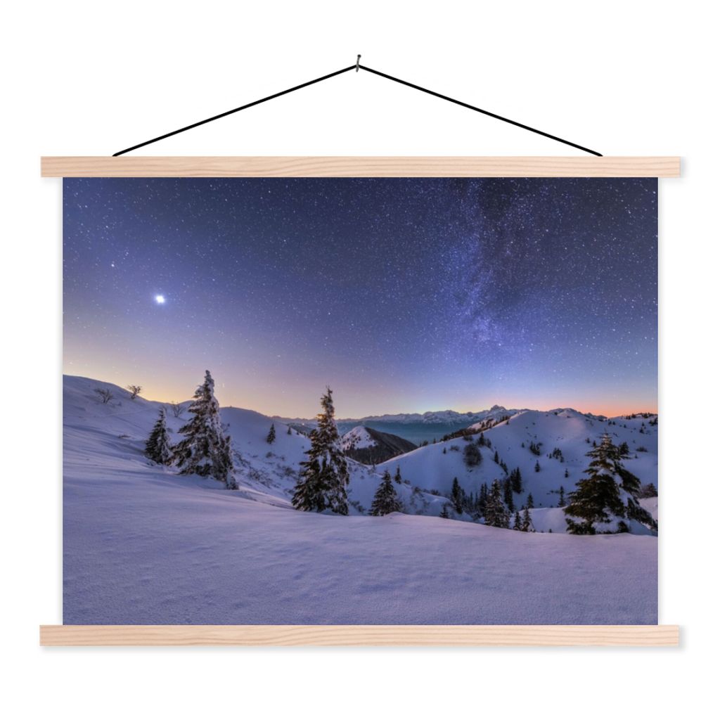 MuchoWow Textilposter Winter - Schnee - Nacht - Bäume 120x90 cm mit holzfarbenen Rahmen - Magnetisch