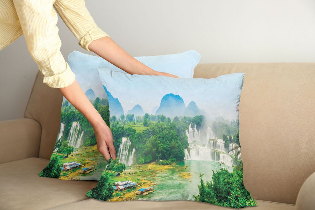 ABAKUHAUS Natur Kissenbezug Set (2Stück), Detain Wasserfall Guangxi Misty Jungle Wald Wasserlandschaft Szene Bild, 60x60cm, Fern Green Mehrfarbig