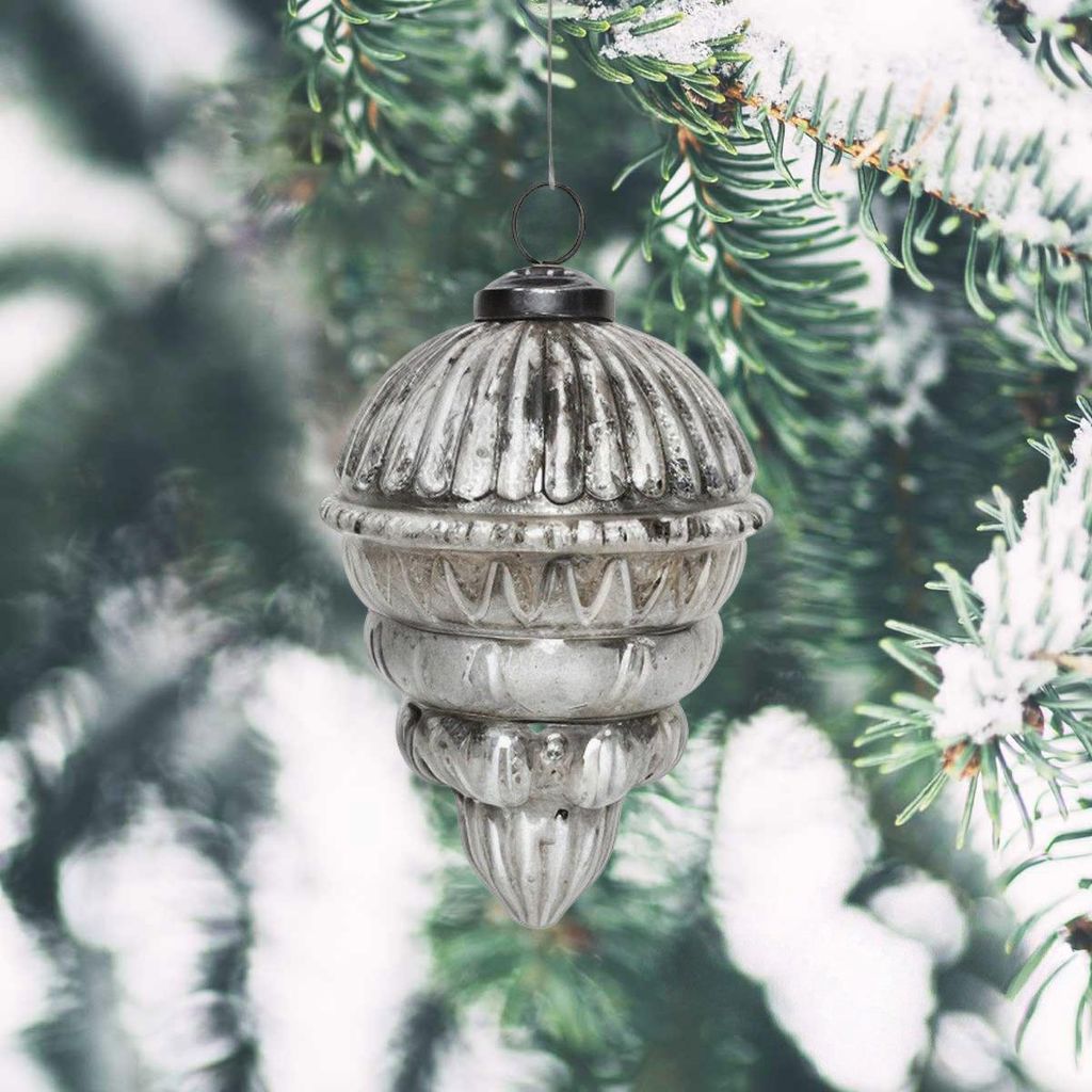 Weihnachtskugel Zapfen Glas, weiß patiniert – handgemacht in Indien, H.15cm