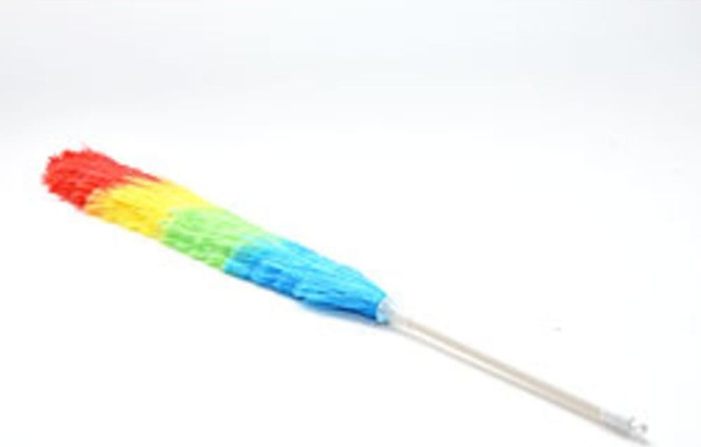 Bunter Staubwedel 63cm mit langem Puschel für effiziente und schnelle Staubentfernung im Haushalt, 1 Stück