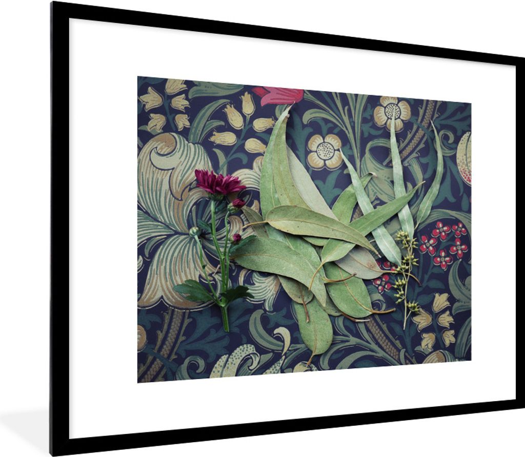 MuchoWow Gerahmtes Poster Eukalyptusblätter mit lila Blüten 80x60 cm - Poster mit Schwarzem Bilderrahmen Wandposter Rahmen Foto Bilder - Schlaf...