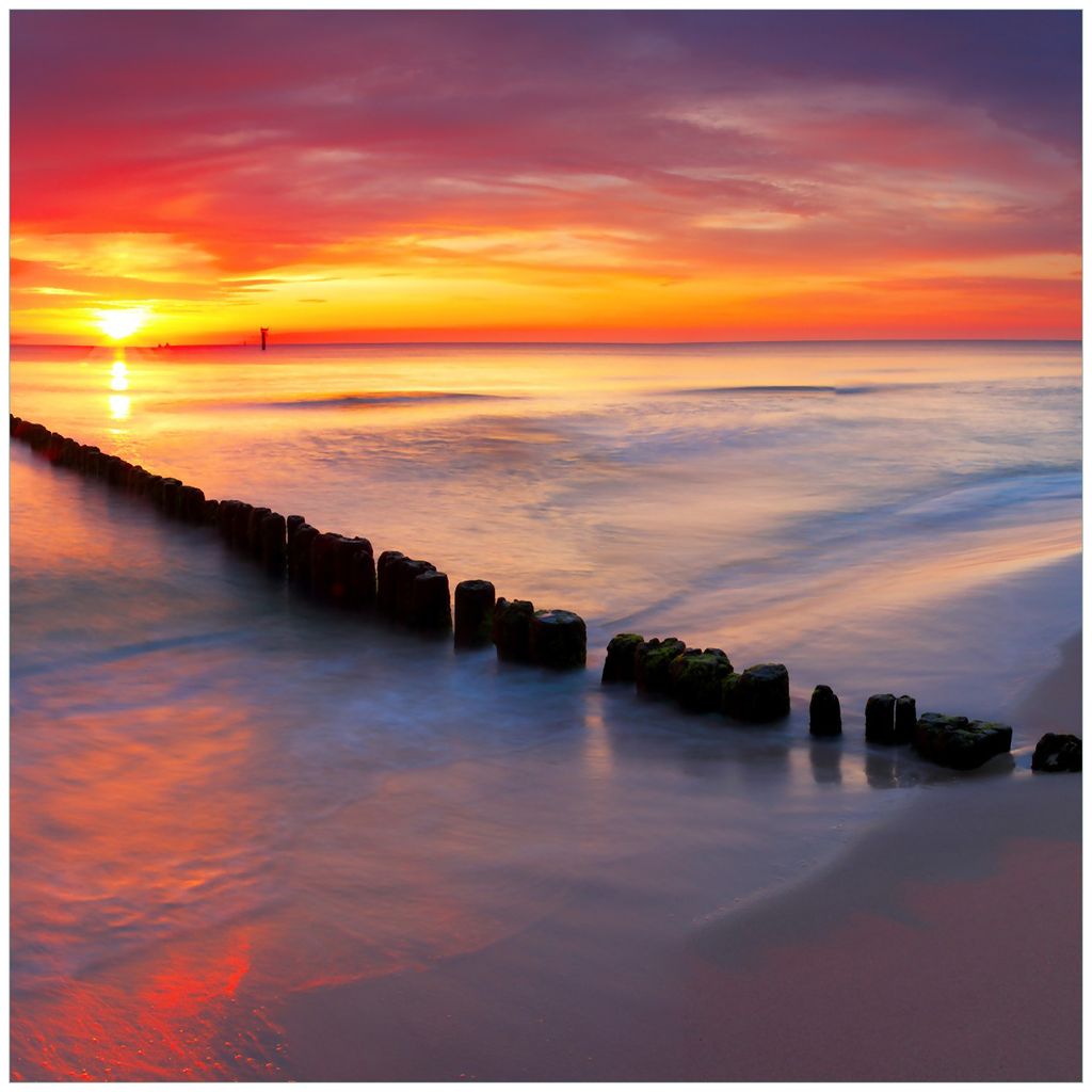 Wallario Magnet für Kühlschrank / Geschirrspüler, magnetisch haftende Folie - 60 x 60 cm, Motiv: Farbenspiel im Himmel - Sonnenuntergang am Strand