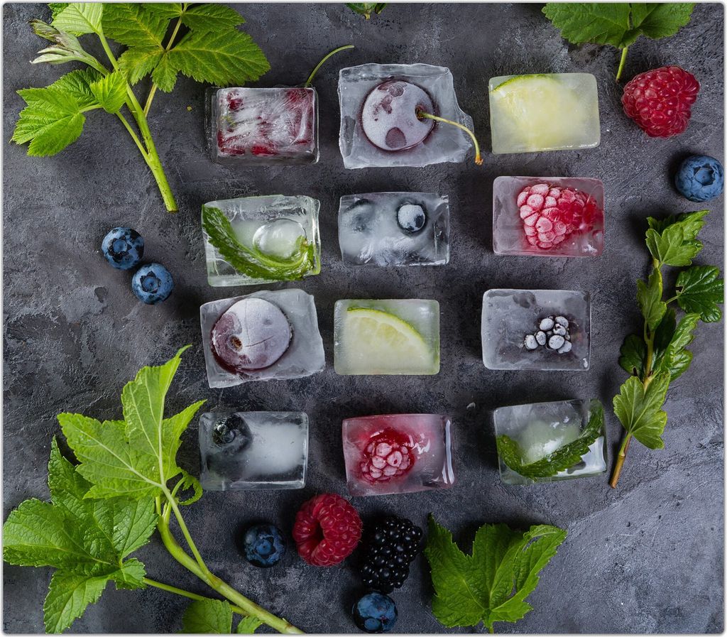 Spritzschutz Herdabdeckplatte Schneidebrett aus Glas Beereneiswürfel 1-Teilig (60x52cm)