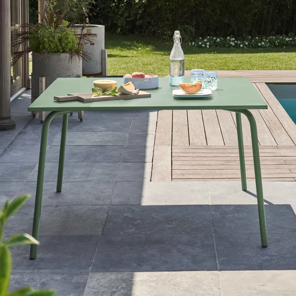 Table extérieure carrée en acier 8 personnes 120cm vert cactus
