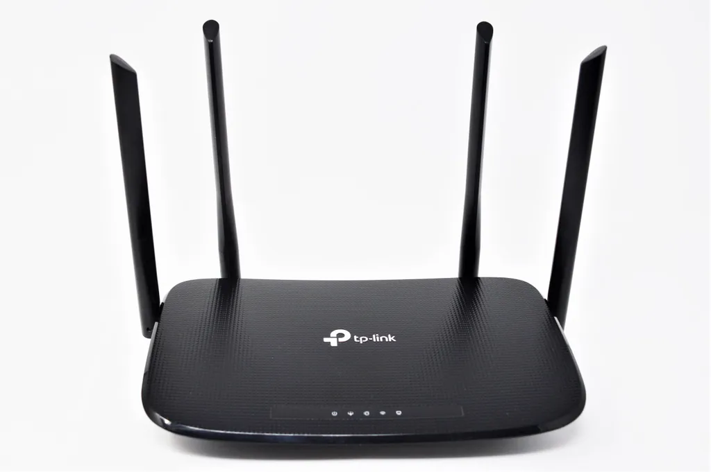 Routeur WiFi TP-Link Archer VR300 pour Télétravail et Streaming HD Fluide