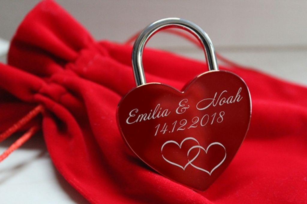 ELUNO Herz Liebes Schloss mit Gravur und Schlüssel zum Valentinstag Geschenk