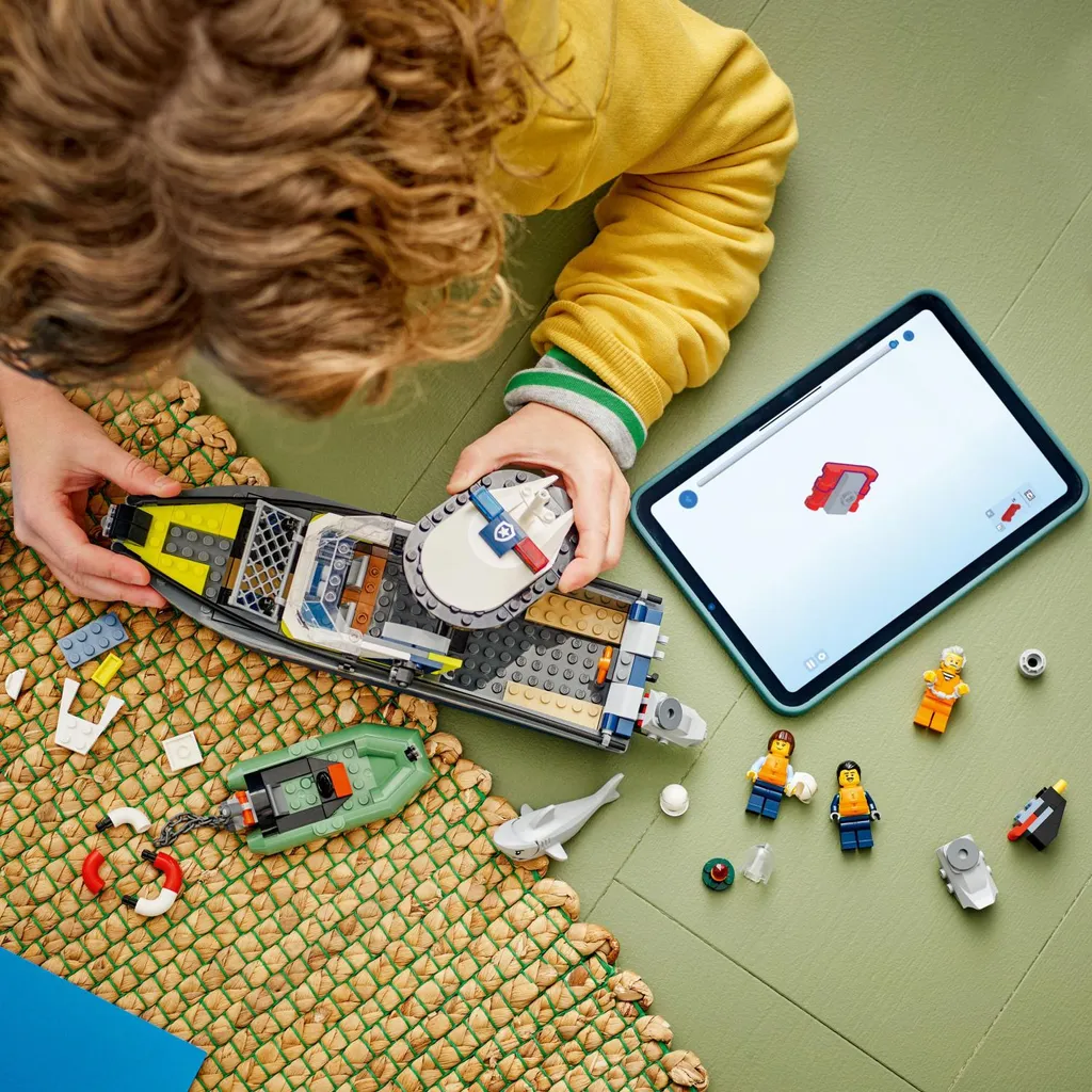 Jouet Bateau de Police LEGO City 60456 pour Créer des Scènes d'Action