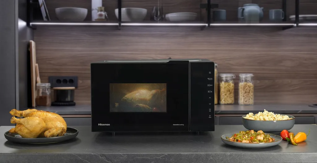Micro-ondes Hisense 800W avec Volume 23L - Décongélation et Gain de Temps