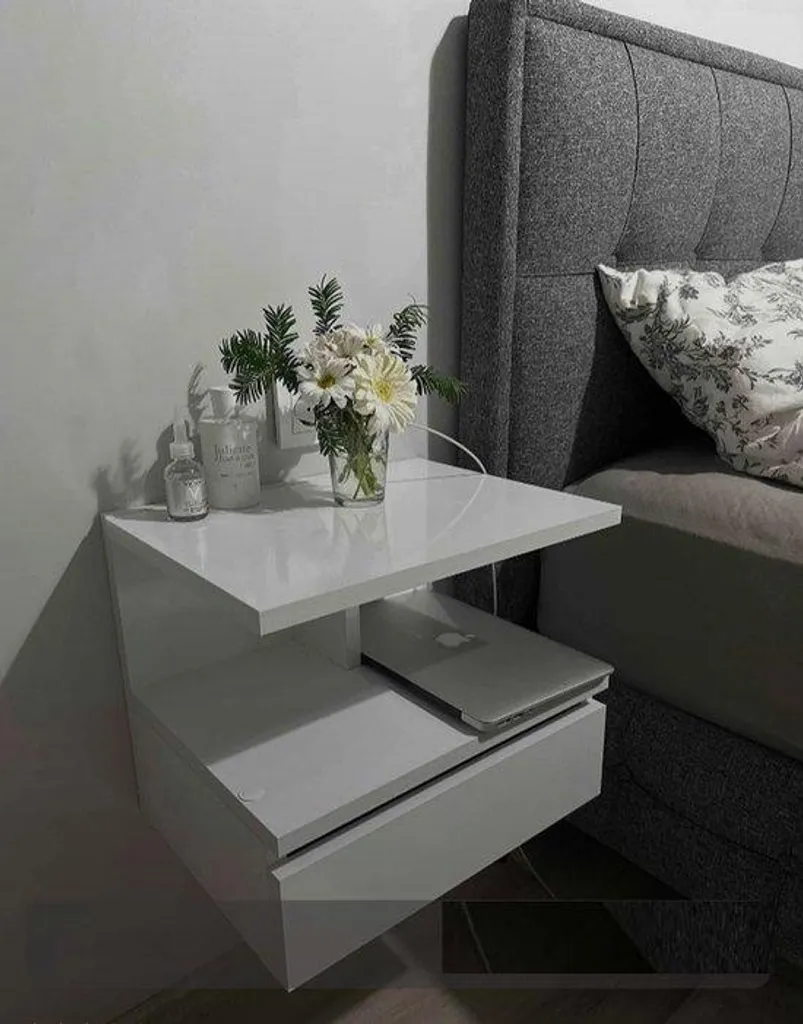 Table de chevet suspendue 40 cm Intergas Flora compacte et robuste