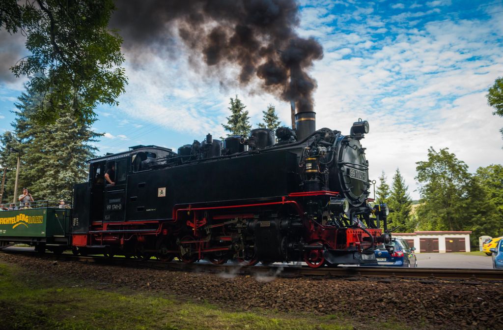 hansepuzzle 109884 - Dampflokomotive Puzzle, 500 Teile, Fortbewegung, 46,0 x 30,0cm mit hochwertiger Aufbewahrung, Kartonbox & Beutel