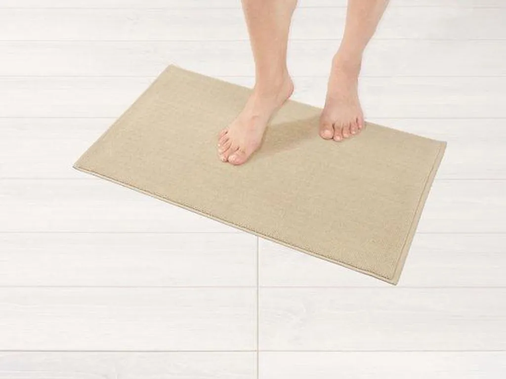 Petit tapis de bain beige 43x61 cm lavable idéal pour petites surfaces