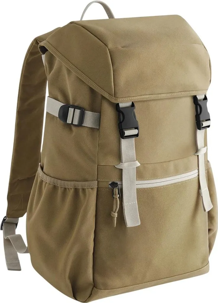 Zaino Bagbase Ramble 18L Desert Sand: Robustezza Riciclata per la Città
