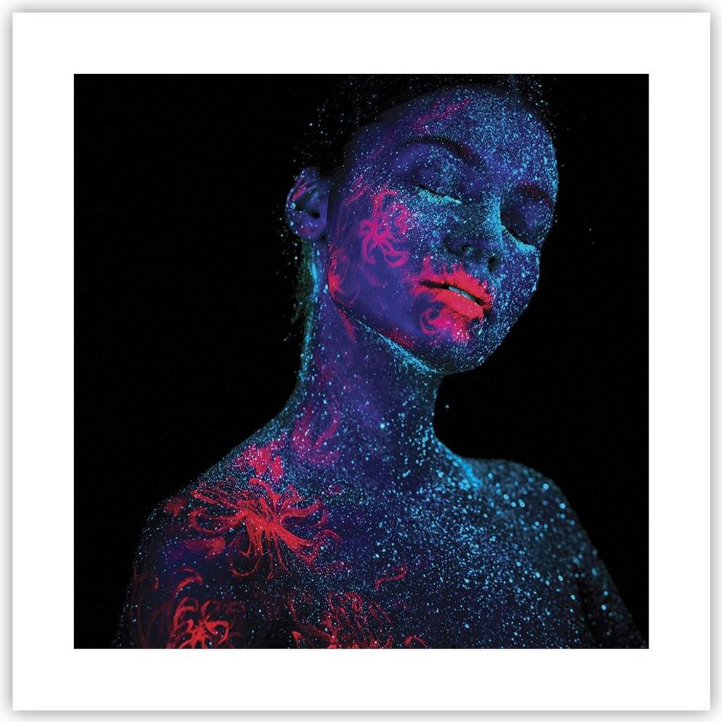 Poster - Poster ohne Rahmen - Frau Ultraviolett Glitzer - 40x40 cm - Wand Bild - Wanddeko - Wandbilder - Kunstposter - Wandposter - Bilder - Kunstd...