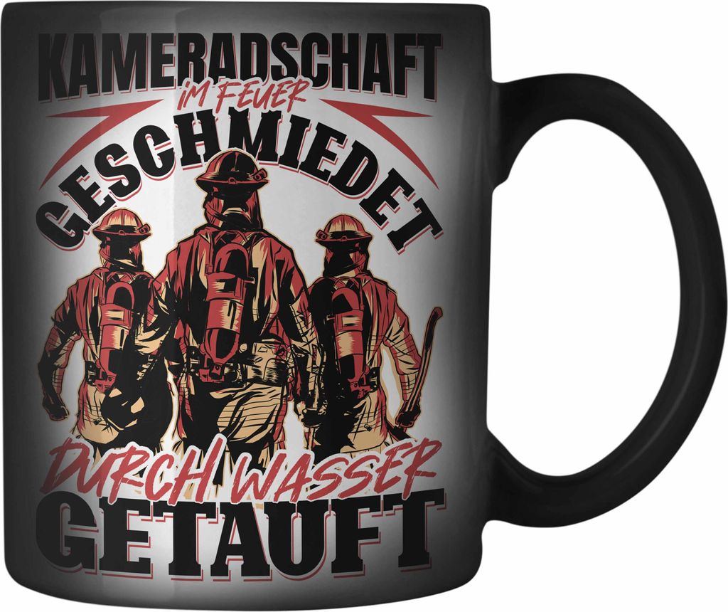 Trendation - Feuerwehr Farbwechsel Zauber-Tasse Geschenke Zubehör Lustig Einsatz Geburtstag Spruch Durch Wasser Getauft (Schwarz)