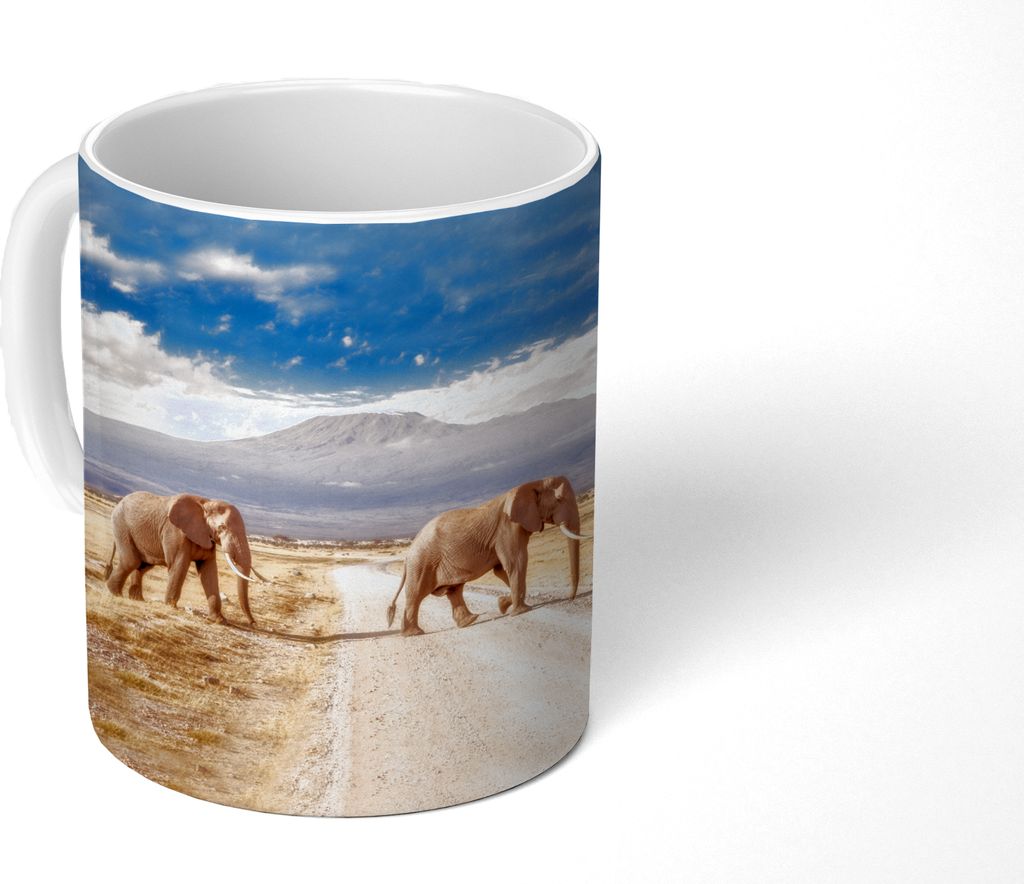 MuchoWow Tasse Kaffeetasse Kaffeebecher 350 ml Drei Elefanten kreuzen Teetasse - Fototasse - Becher - Keramikbecher - Teebecher - Kaffeetasse - B...