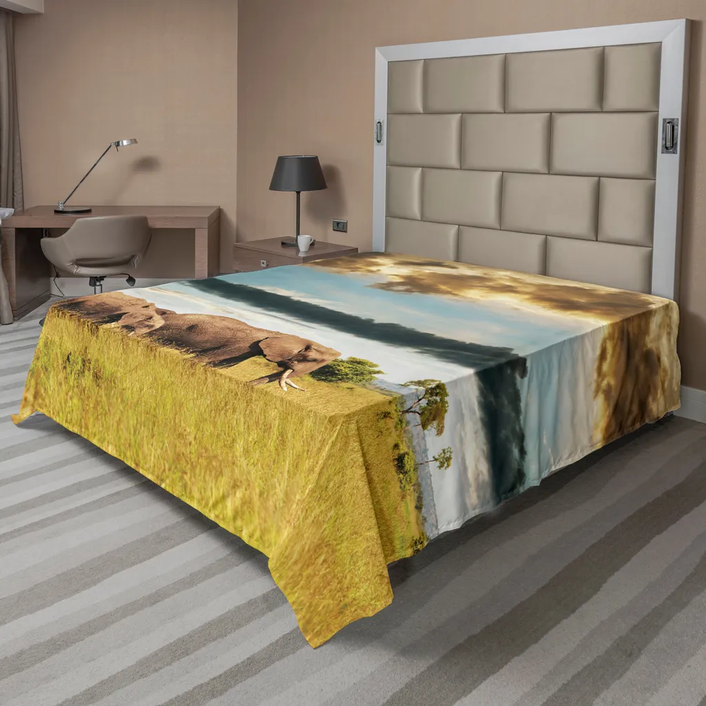 ABAKUHAUS Lenzuolo Safari, Grande famiglia di elefanti della savana africana, cielo nuvoloso e drammatico, prato, lenzuolo morbido e confortevole per un letto decorativo, 1 pezzo, 275 cm x 260 cm, giallo, grigio, blu
